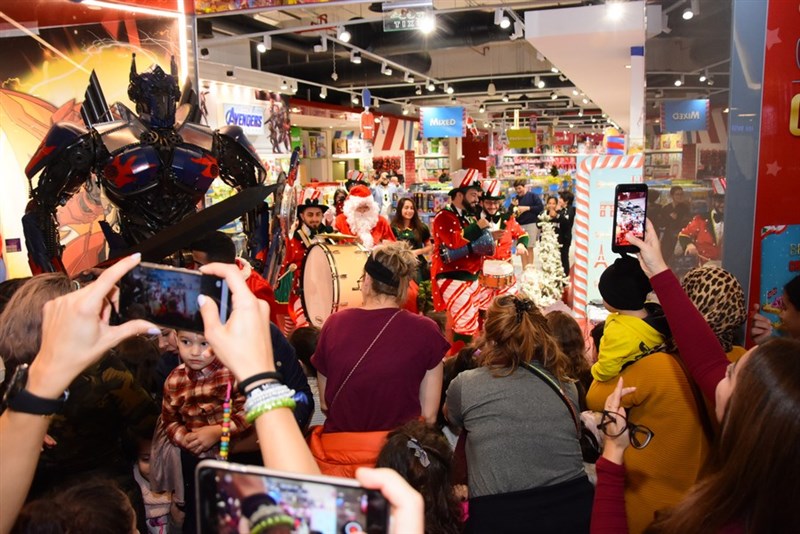 Biggest Christmas Reveal event at Toy Store-ABC Verdun